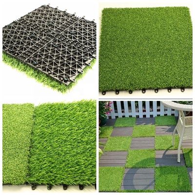 25-60 mm Alturas de pilha Grama artificial azulejos de interligação com suporte duplo PP NET PU