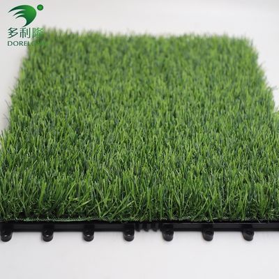 25-60 mm Alturas de pilha Grama artificial azulejos de interligação com suporte duplo PP NET PU