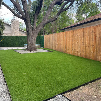 Verde Vermelho Negro Azul Branco 40 mm Rolo de tapetes de grama sintética para decoração de jardim