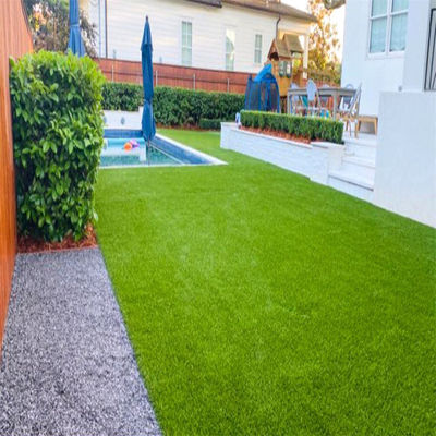 Verde Vermelho Negro Azul Branco 40 mm Rolo de tapetes de grama sintética para decoração de jardim