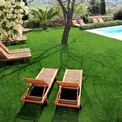 Revestimento SPU Erva artificial natural verde macia para jardim ao ar livre Paisagem de fundo