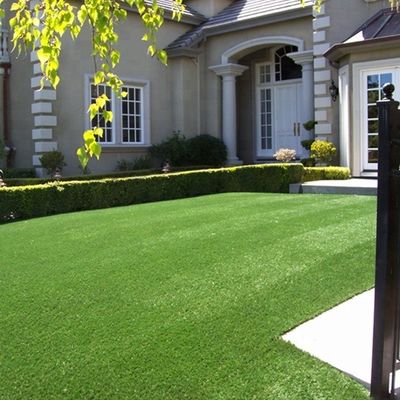 Revestimento SPU Erva artificial natural verde macia para jardim ao ar livre Paisagem de fundo