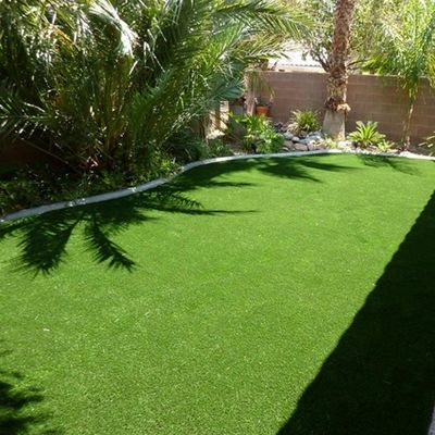 Erva artificial de aparência natural para jardim e animais de estimação 2m/4m*25m 3/8inch Guage
